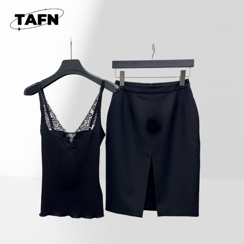 Fashion-Forward Women's Skirt  - đánh giá và giá Women Formal Wear Set